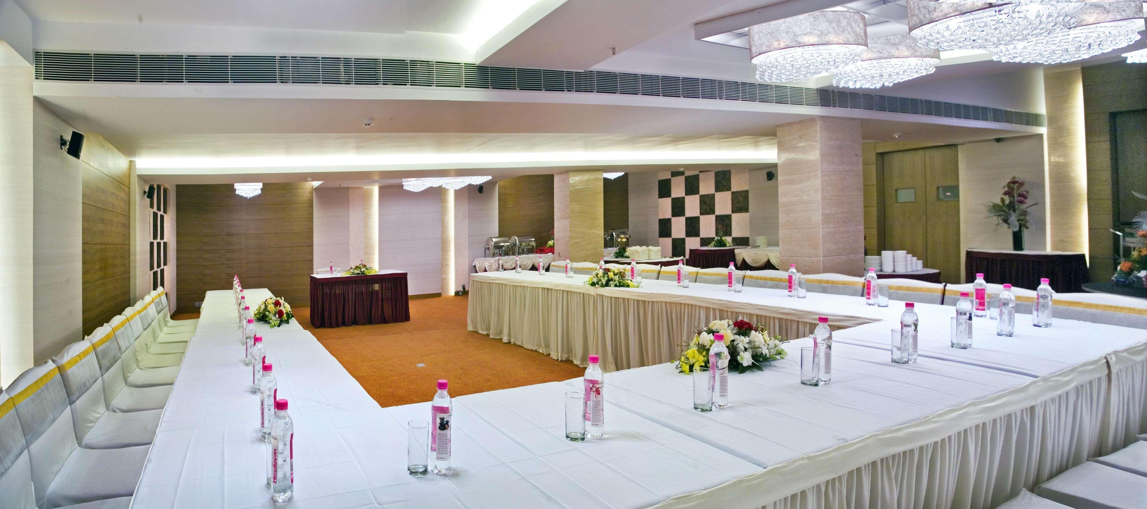 The Sonnet Kolkata Hotel Exterior photo