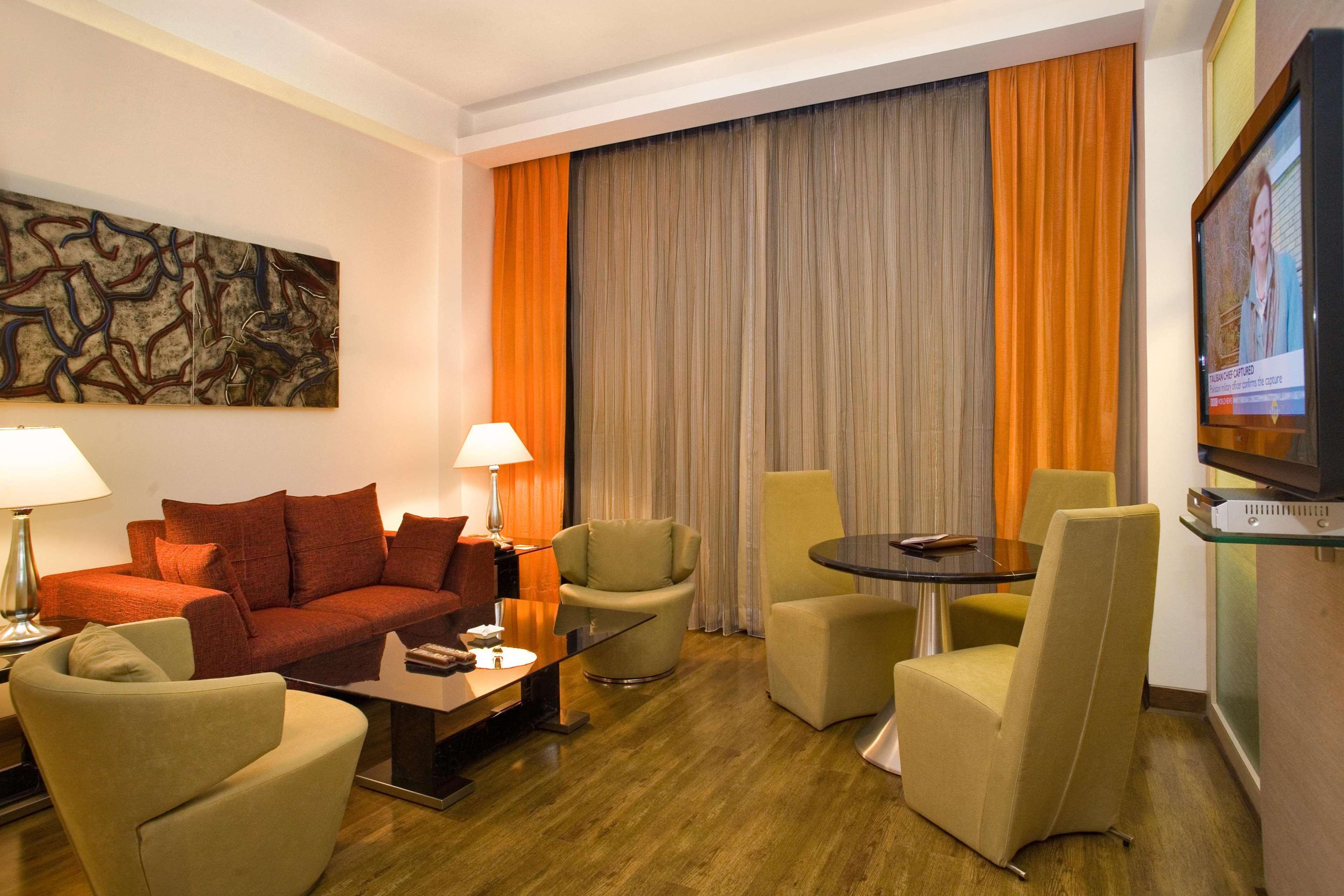The Sonnet Kolkata Hotel Exterior photo