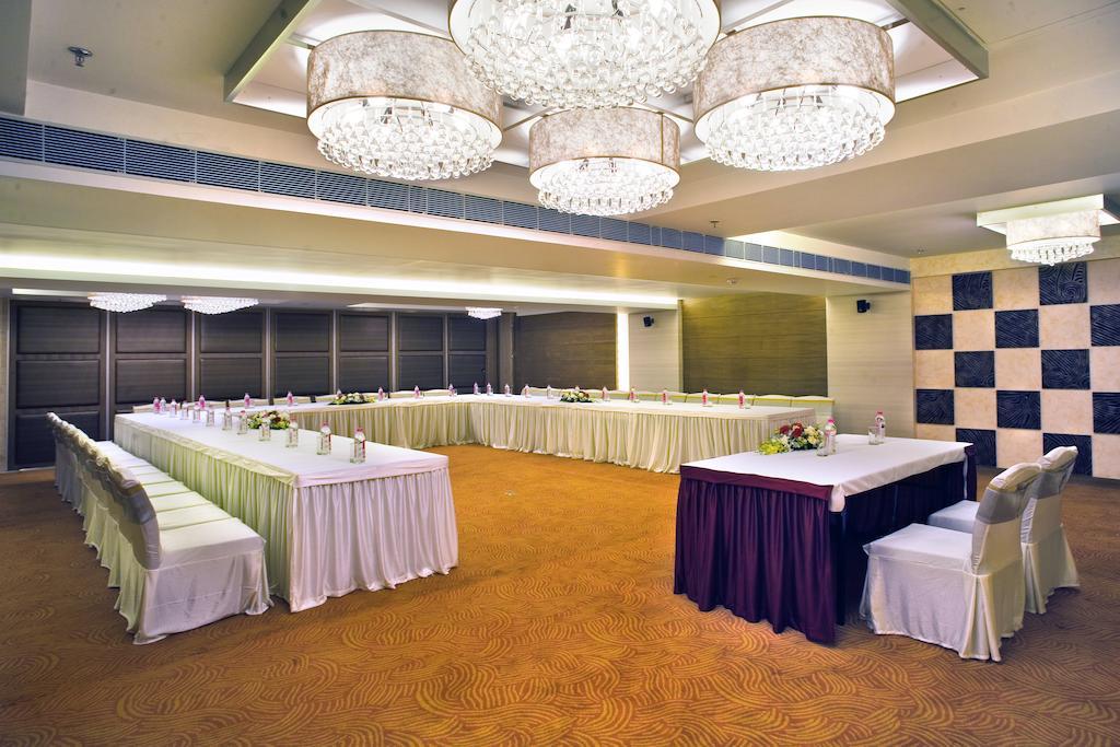 The Sonnet Kolkata Hotel Exterior photo